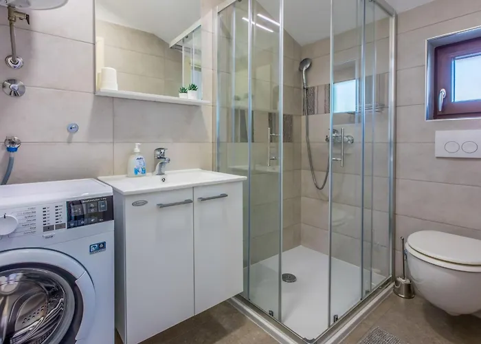 Mit Panoramablick Aufs By Interhome