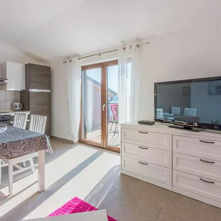 Mit Panoramablick Aufs By Interhome